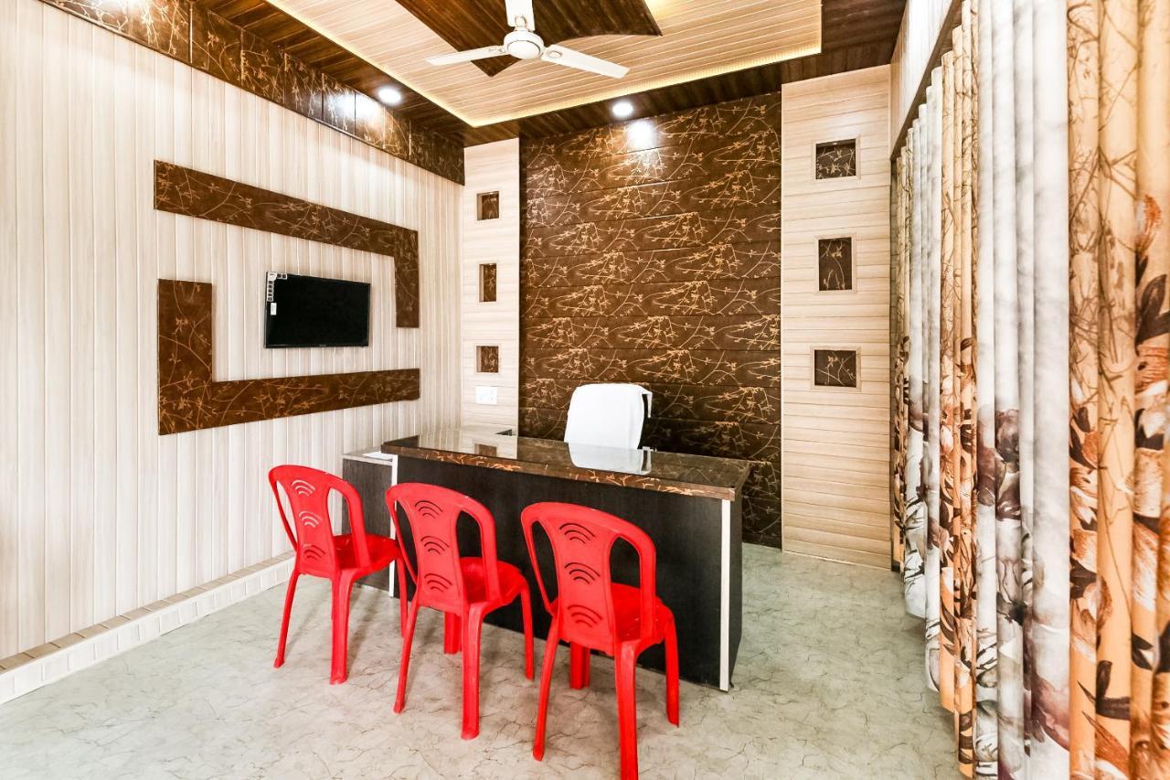 Oyo 69647 Yash Lodge Jabalpur Buitenkant foto